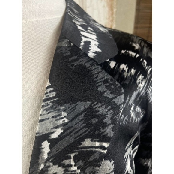 Chico's Monochrome Brushstroke Blazer - Picture 4 of 9